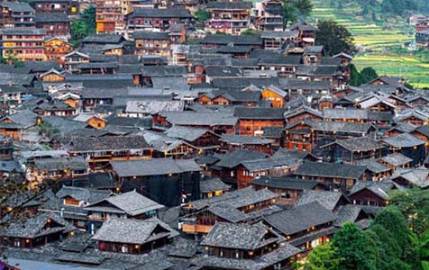 九龙6种常见的外墙仿石漆施工工艺！